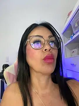 Snapshot of KarolRubi1 chatting on 02-09-25, 04:46 KarolRubi1 online show from 02-09-25, 04:46