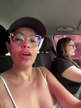 Snapshot of KarolRubi1 chatting on 11-19-25, 01:22 KarolRubi1 online show from 11-19-25, 01:22