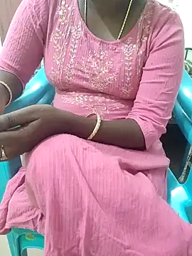 Snapshot of Tamil_roja69 chatting on 01-25-25, 12:58 Tamil roja69 online show from 01-25-25, 12:58