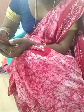 Snapshot of Tamil_roja69 chatting on 01-29-25, 12:35 Tamil roja69 online show from 01-29-25, 12:35