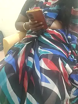 Snapshot of Tamil_roja69 chatting on 02-19-25, 04:33 Tamil roja69 online show from 02-19-25, 04:33