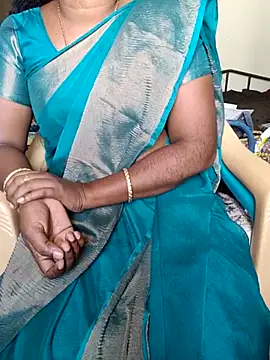 Snapshot of Tamil_roja69 chatting on 03-10-25, 05:33 Tamil roja69 online show from 03-10-25, 05:33