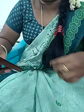 Snapshot of Tamil_roja69 chatting on 09-18-25, 01:57 Tamil roja69 online show from 09-18-25, 01:57