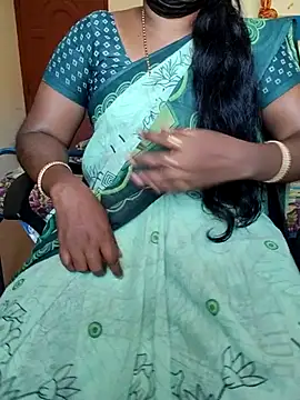 Snapshot of Tamil_roja69 chatting on 10-06-25, 05:38 Tamil roja69 online show from 10-06-25, 05:38