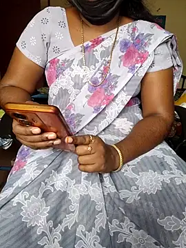 Snapshot of Tamil_roja69 chatting on 10-13-25, 06:24 Tamil roja69 online show from 10-13-25, 06:24