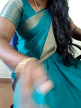 Snapshot of Tamil_roja69 chatting on 10-18-25, 06:48 Tamil roja69 online show from 10-18-25, 06:48
