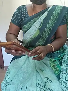 Snapshot of Tamil_roja69 chatting on 10-22-25, 04:35 Tamil roja69 online show from 10-22-25, 04:35