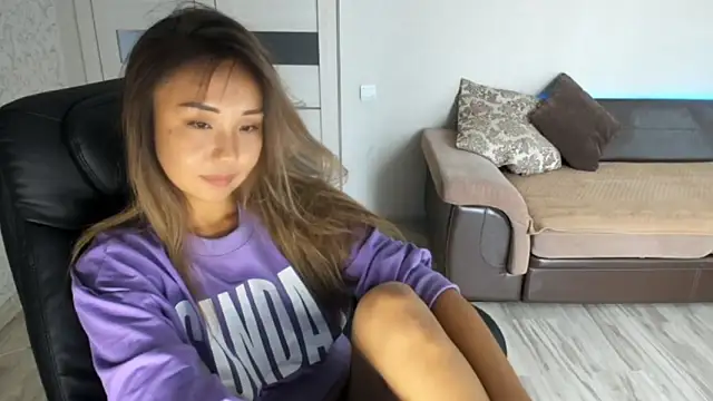 Snapshot of karishee chatting on 10-19-25, 07:58 karishee online show from 10-19-25, 07:58