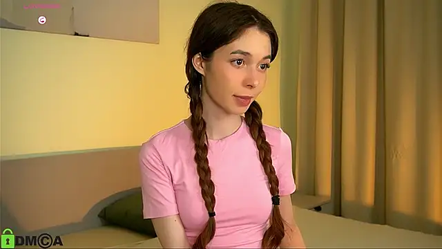 LittleOriana online show from 01-30-25, 06:43