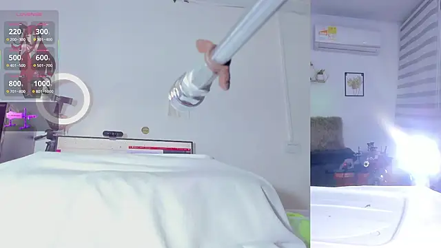 Maria Jones  online show from 11-22-25, 01:37