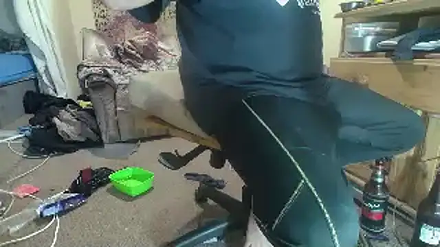 Snapshot of poesnuus999 chatting on 09-20-25, 06:31 poesnuus999 online show from 09-20-25, 06:31