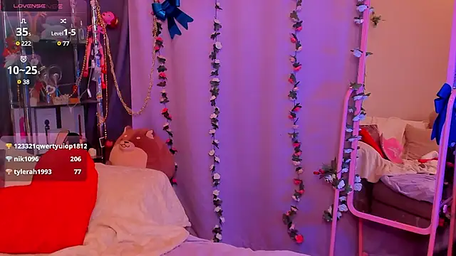 Snapshot of AliceOfWonders chatting on 01-05-25, 08:54 AliceOfWonders online show from 01-05-25, 08:54