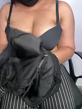 tanvihot2 online show from 04-23-26, 04:09