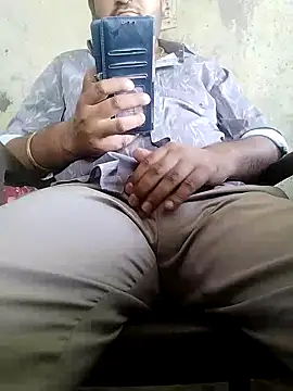 Snapshot of r379 chatting on 11-03-25, 06:14 r379 online show from 11-03-25, 06:14