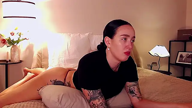 KimKhallifa online show from 06-06-26, 06:51