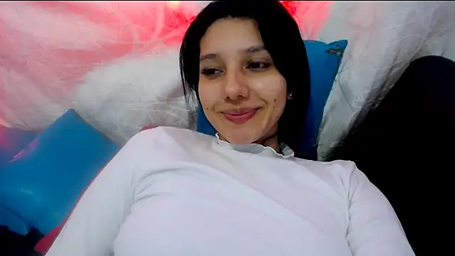 Snapshot of emmariders2 chatting on 01-06-25, 02:03 emmariders2 online show from 01-06-25, 02:03