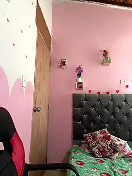 Snapshot of emmariders2 chatting on 09-23-25, 02:53 emmariders2 online show from 09-23-25, 02:53