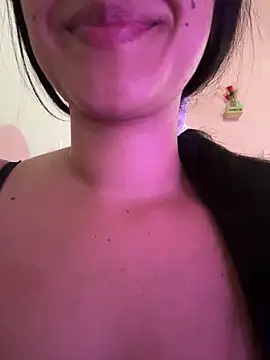 Snapshot of emmariders2 chatting on 09-27-25, 09:20 emmariders2 online show from 09-27-25, 09:20