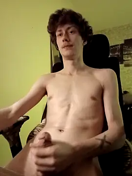 HalloMarcy online show from 11-18-25, 04:44