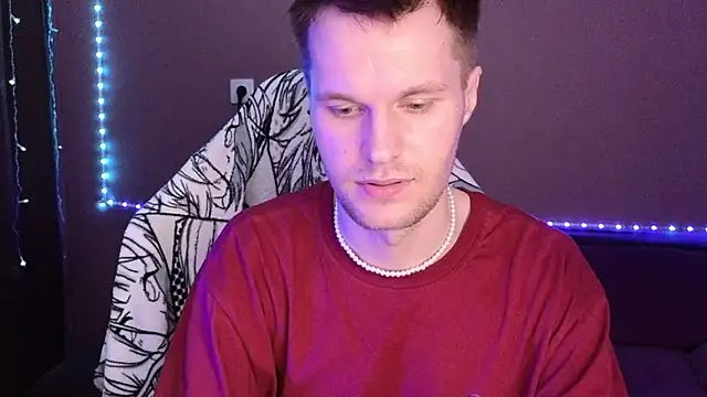 Leonnextdoor online show from 12-28-24, 03:15