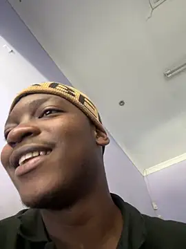 Snapshot of Redfucks333 chatting on 09-16-25, 09:43 Redfucks333 online show from 09-16-25, 09:43