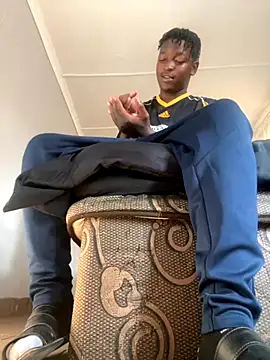 Snapshot of Redfucks333 chatting on 09-21-25, 02:19 Redfucks333 online show from 09-21-25, 02:19