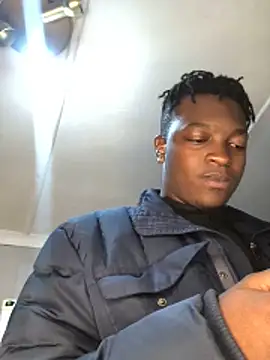 Snapshot of Redfucks333 chatting on 11-17-25, 04:46 Redfucks333 online show from 11-17-25, 04:46