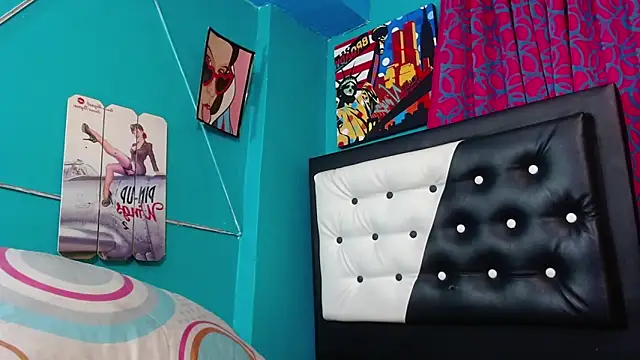 Snapshot of valerie_mase chatting on 01-28-25, 10:45 valerie mase online show from 01-28-25, 10:45