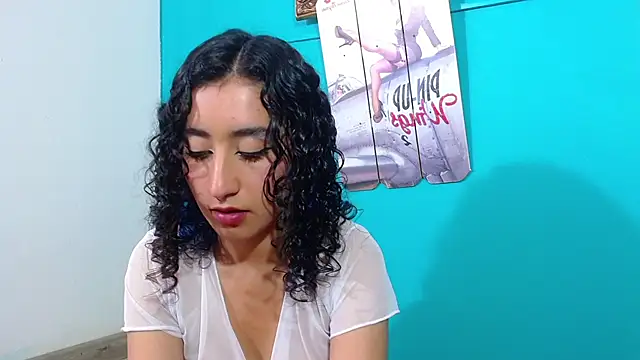 Snapshot of valerie_mase chatting on 02-21-25, 07:43 valerie mase online show from 02-21-25, 07:43