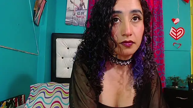 Snapshot of valerie_mase chatting on 09-20-25, 07:37 valerie mase online show from 09-20-25, 07:37