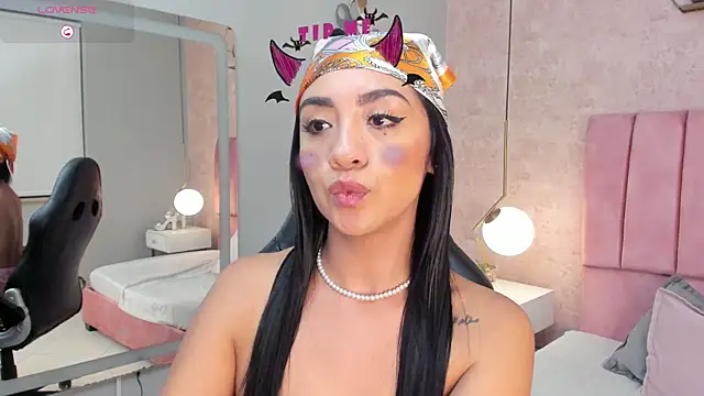 MAGIC AURORAA online show from 03-18-25, 03:10