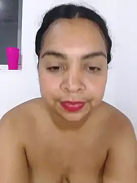 Snapshot of Brendabluee chatting on 01-06-25, 04:47 Brendabluee online show from 01-06-25, 04:47