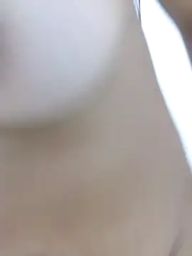 Snapshot of Brendabluee chatting on 01-21-25, 01:29 Brendabluee online show from 01-21-25, 01:29