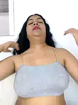 Snapshot of Brendabluee chatting on 02-23-25, 04:57 Brendabluee online show from 02-23-25, 04:57