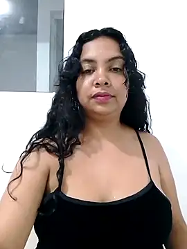 Snapshot of Brendabluee chatting on 03-21-25, 12:29 Brendabluee online show from 03-21-25, 12:29