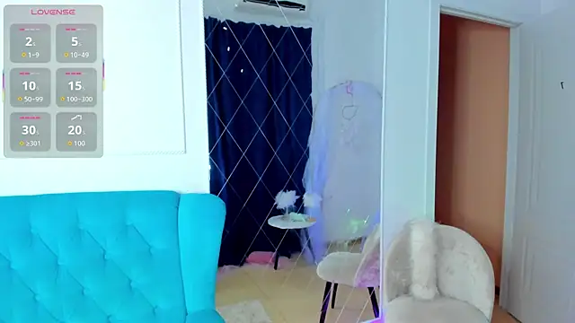 Snapshot of Lina_Bennet chatting on 11-28-25, 01:52 Lina Bennet online show from 11-28-25, 01:52