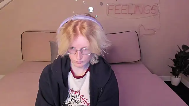 ElizabethHarpper online show from 09-10-25, 01:05