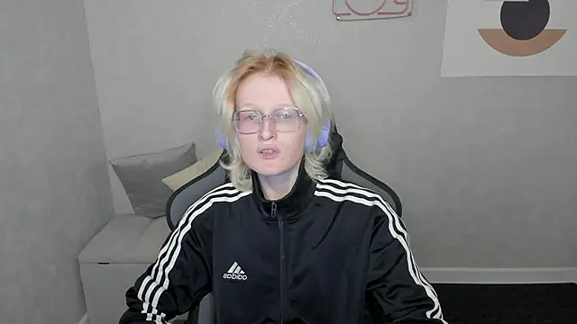 ElizabethHarpper online show from 09-11-25, 01:06