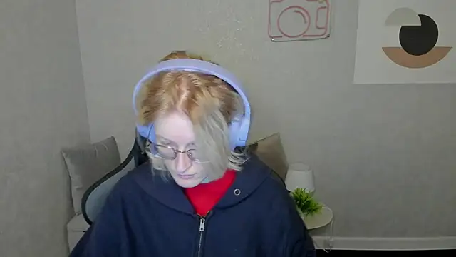 ElizabethHarpper online show from 09-12-25, 12:11