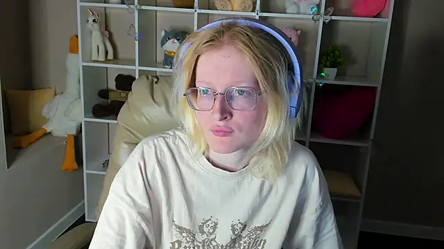 ElizabethHarpper online show from 12-15-25, 12:59