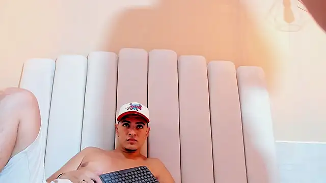 DAVID VICTORIAA online show from 01-27-25, 06:41