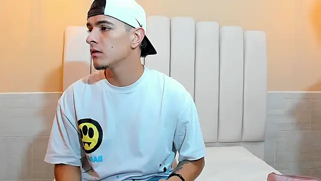 DAVID VICTORIAA online show from 02-17-25, 01:21