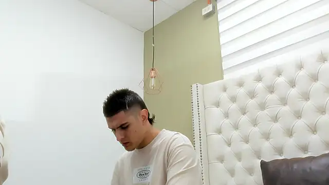 DAVID VICTORIAA online show from 10-14-25, 01:01