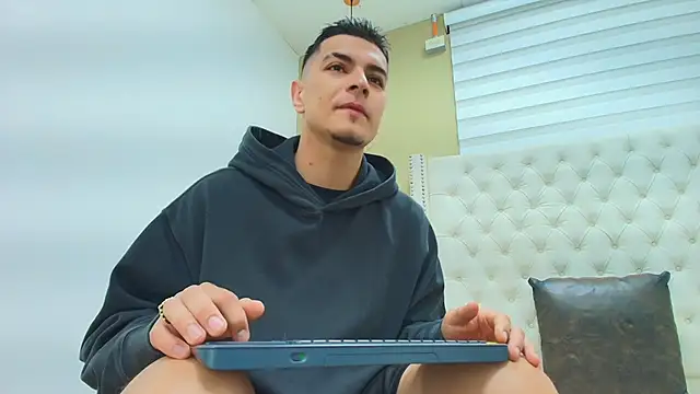 DAVID VICTORIAA online show from 02-21-26, 01:01