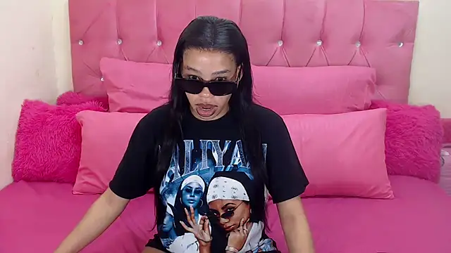 naughtiest baddy online show from 09-25-25, 07:50