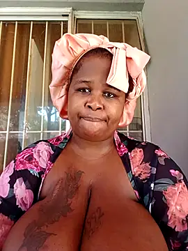 SexyLadyBoosxx online show from 10-17-25, 01:03