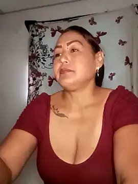 Snapshot of Abigail_BigTits chatting on 02-18-25, 06:26 Abigail BigTits online show from 02-18-25, 06:26