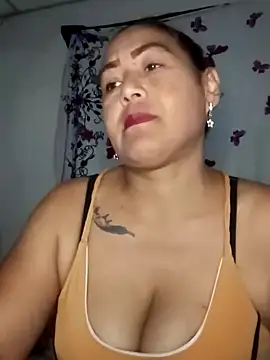 Snapshot of Abigail_BigTits chatting on 02-19-25, 04:11 Abigail BigTits online show from 02-19-25, 04:11