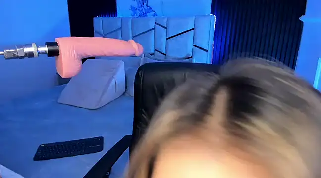 daniiphoeniixx online show from 01-14-25, 08:04