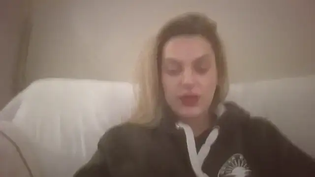 Snapshot of Gigi-Honey chatting on 12-04-25, 10:40 Gigi-Honey online show from 12-04-25, 10:40